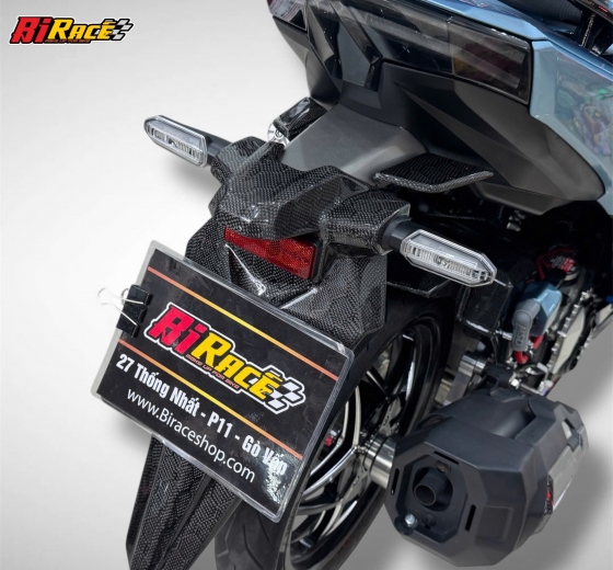 DÈ BIỂN SỐ VARIO 2018 TRỞ LÊN - ỐP CARBON FIBER